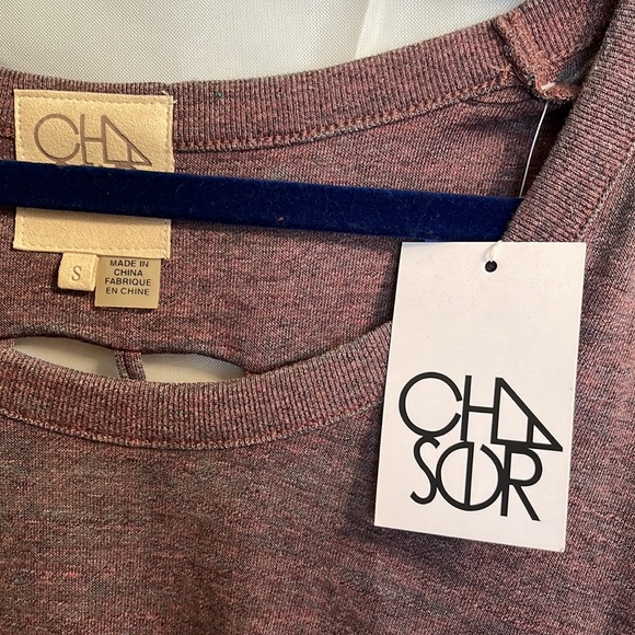 Open back featured light sweater - Picture 2 of 7